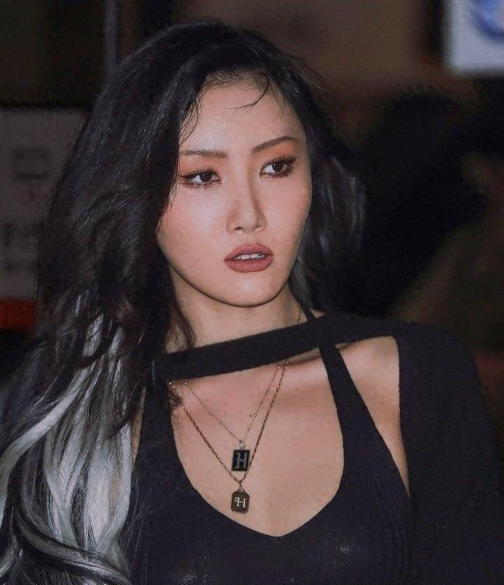 璀璨新星闪耀舞台，女团最新人物登场